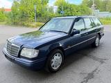 Mercedes-Benz E 320T S124 7-SITZER* OLDTIMER - Mercedes-Benz E 320 aus 1994