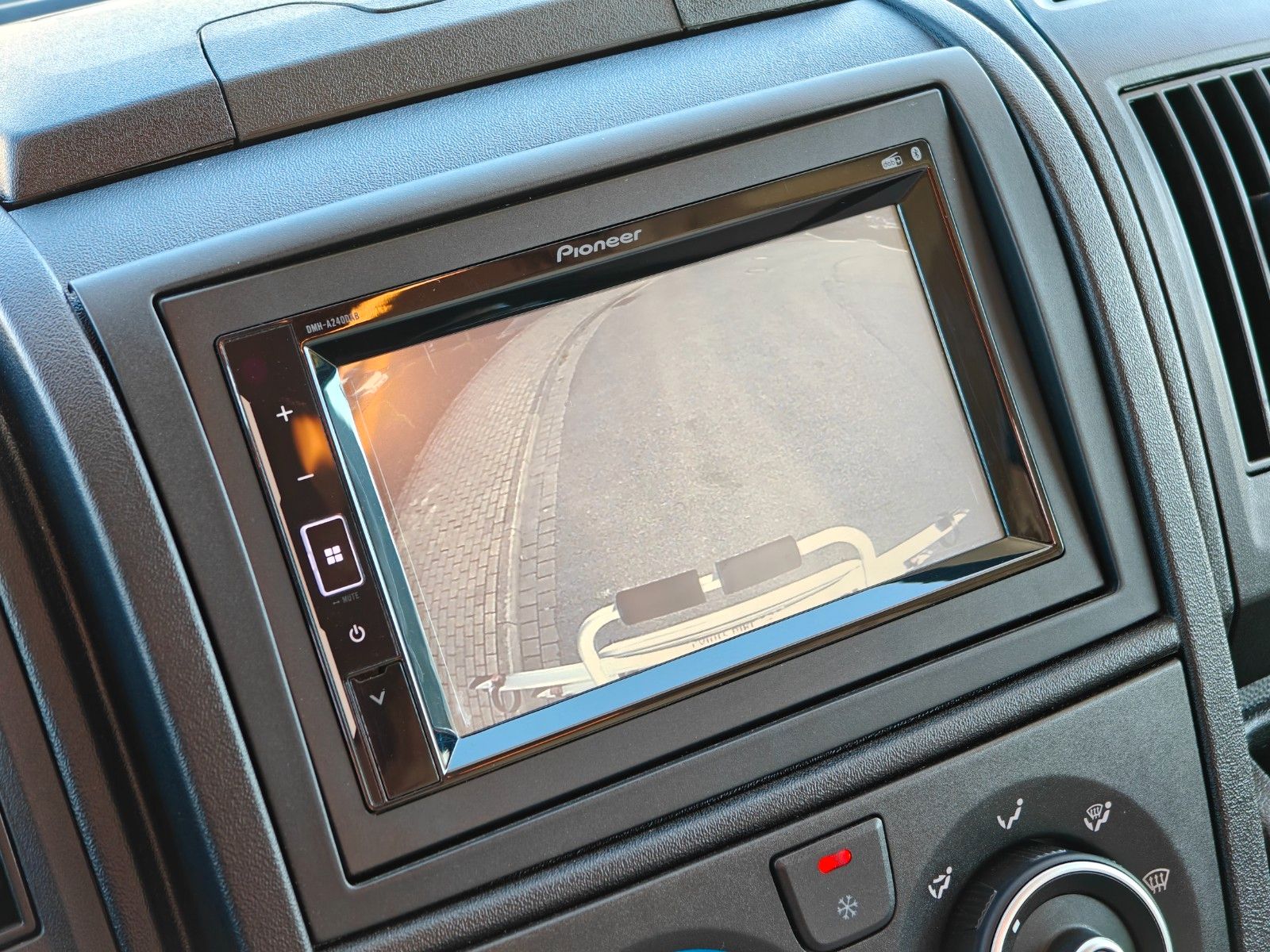 Fahrzeugabbildung XGO Dynamic 98 P  - SAT, TV, Markise, Luftfeder -