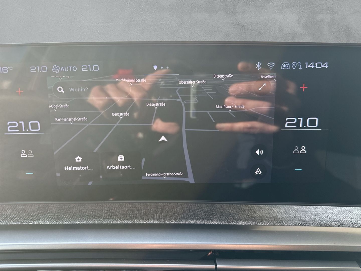 Fahrzeugabbildung Peugeot 5008 Hybrid 136 Allure Digitales Cockpit LED App