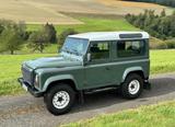 Land Rover Defender 90 TD4 - Land Rover Defender: Td4