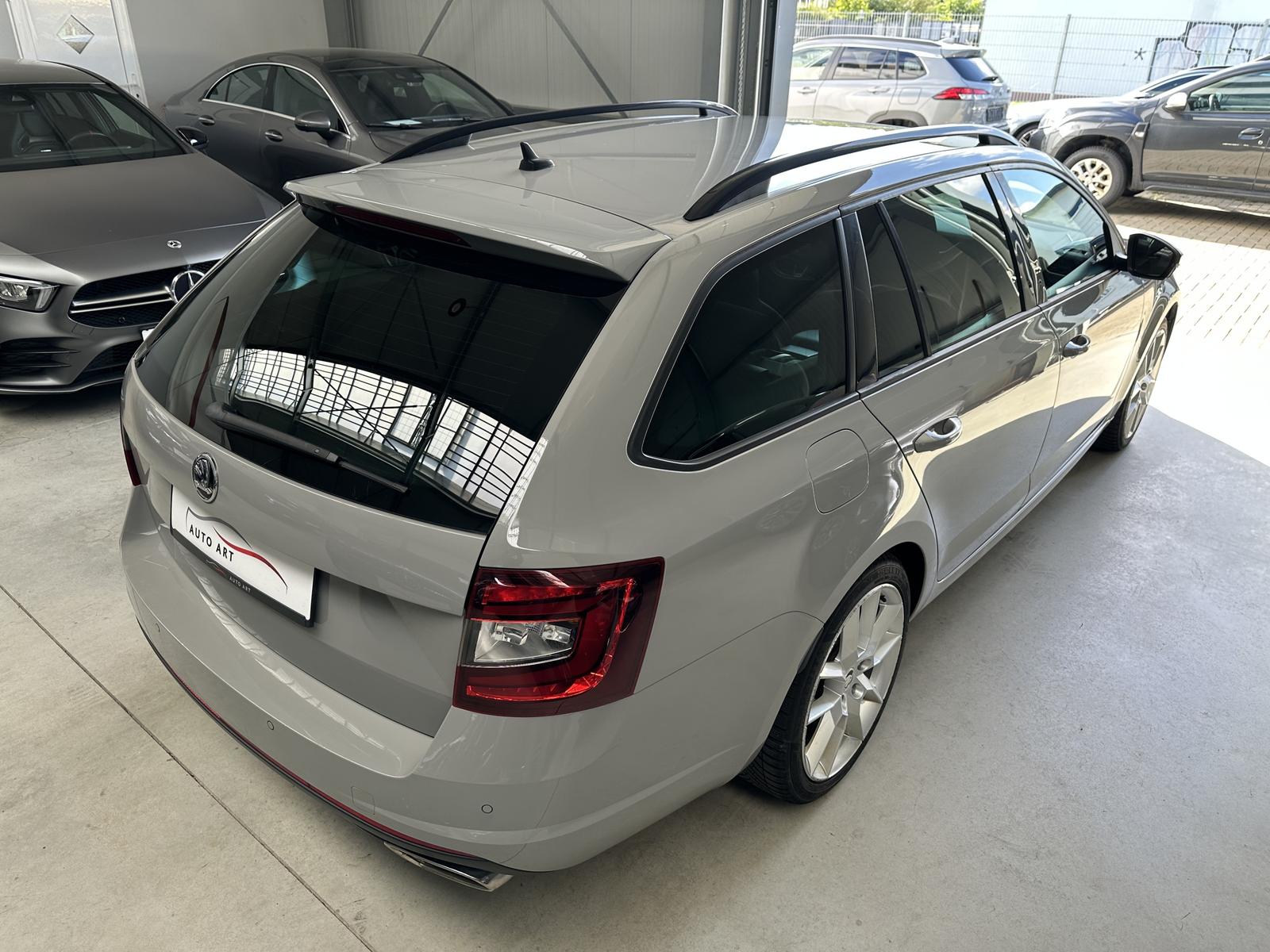 Skoda Octavia RS Navi LED ACC PDC SHZ AHK