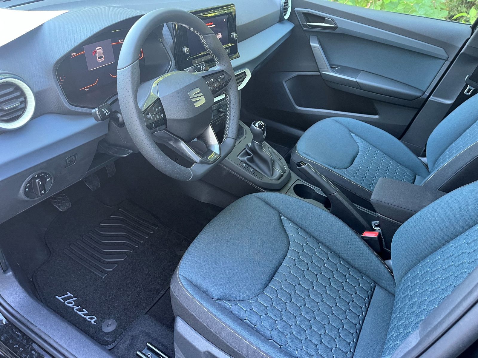Fahrzeugabbildung SEAT Ibiza 1.0 TSI 85 kW Style 17" SHZ PDC LED