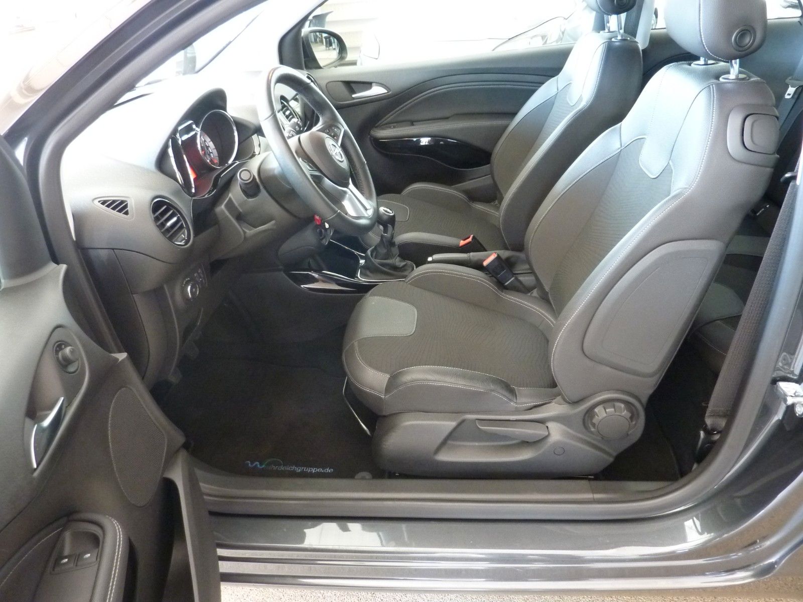 Fahrzeugabbildung Opel Adam JAM 1.4  S/S, AC, BC, LHZ, PDC, SHZ