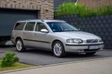 Volvo V70 2.4 / TÜV 10/27 / 8-Fach bereift / Vollleder - gebrauchte Volvo V70 aus dem Jahr 2001