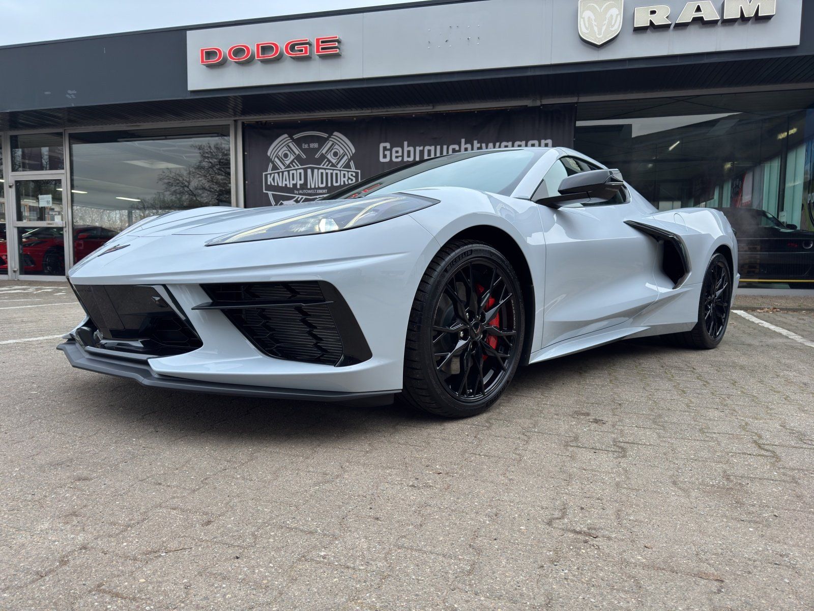 Fahrzeugabbildung Corvette C8 Coupe 3LT MY 2024 MAGNETIC/FRONT LIFT/EU-MODE