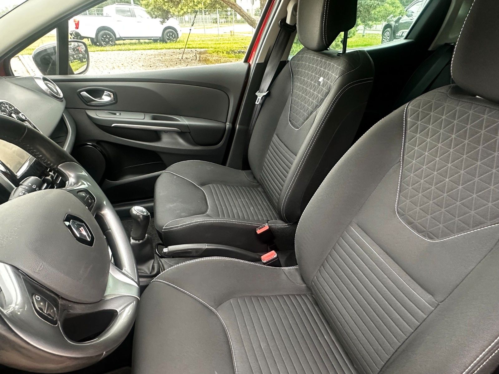 Fahrzeugabbildung Renault Clio IV Limited Klimaaut/ DAB/ ALU / Nav / TOP