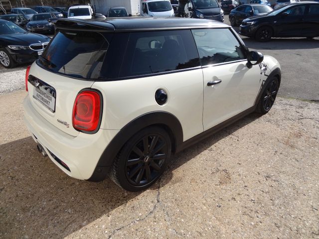 Fahrzeugabbildung MINI Cooper S/Pano/Leder/Navi/SitzH/H&K/JWC/