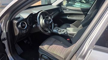 Alfa-Romeo Stelvio - 7