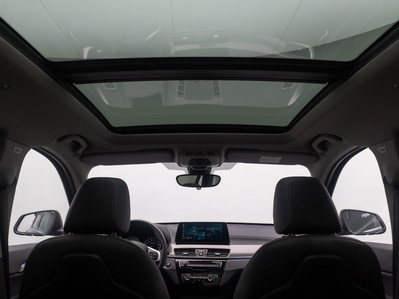 Fahrzeugabbildung BMW X1 xD25e xLine Panorama H/K Kamera DAB HUD Voll