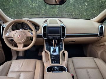 Porsche Cayenne - 9