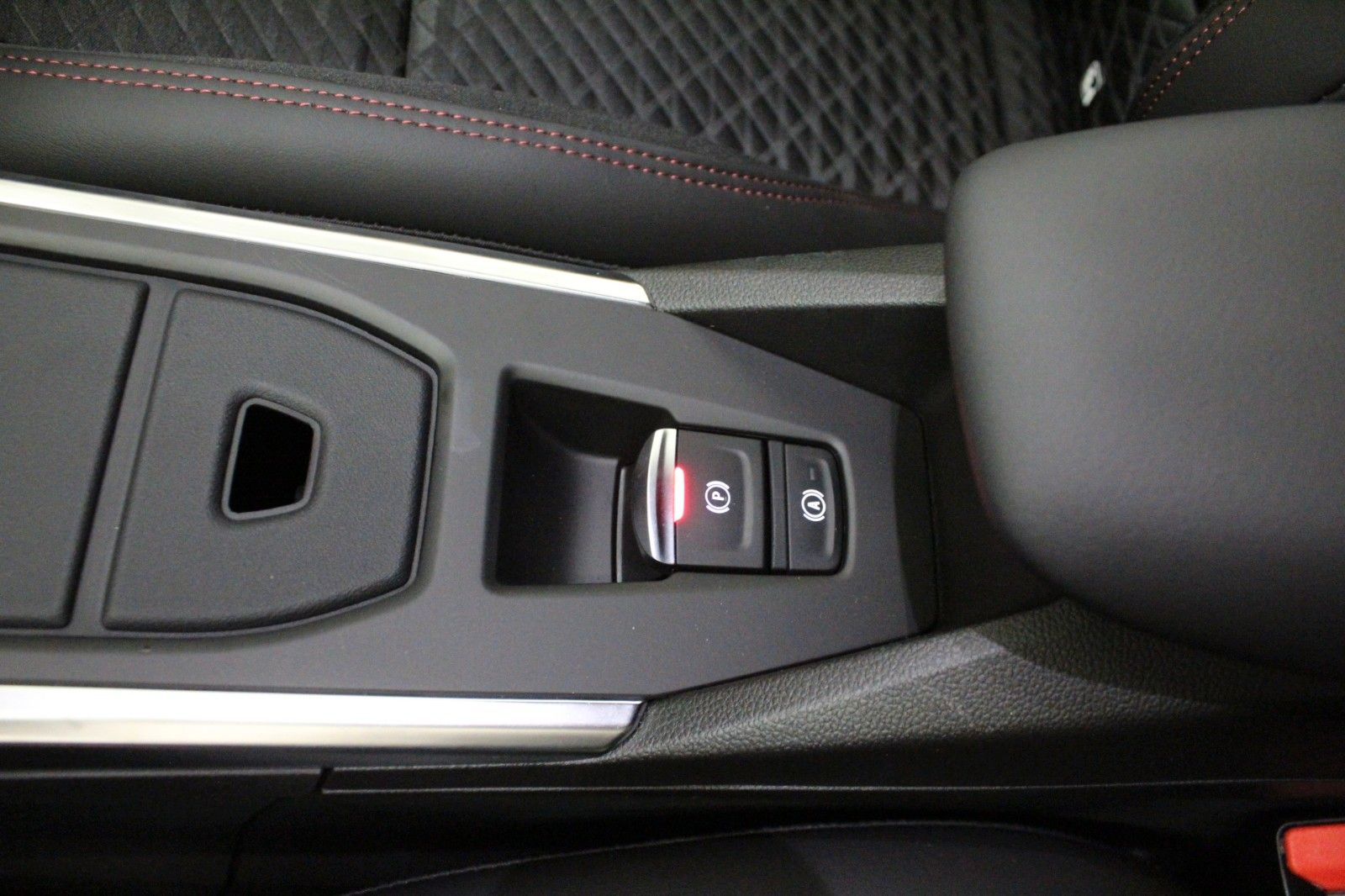 Fahrzeugabbildung Renault Clio VI E-Tech 160 Full Hybrid Techno