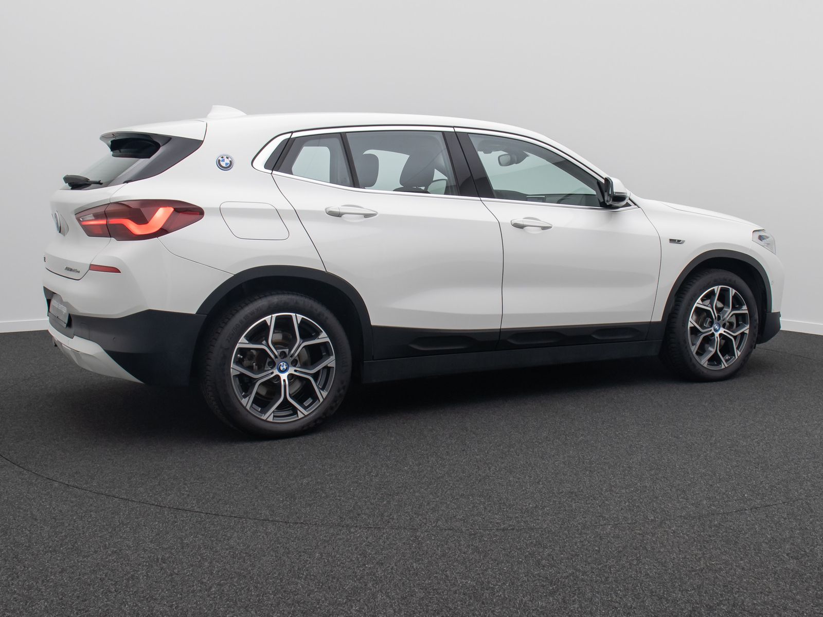 Fahrzeugabbildung BMW X2 xD25e  Advantage DAB Kamera LED Leder 18Zoll