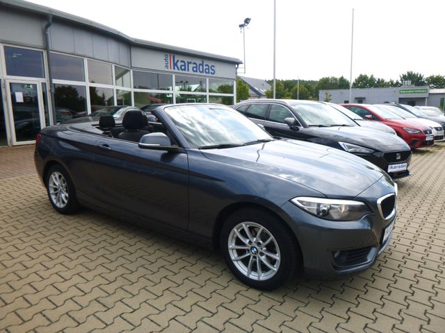 Fahrzeugabbildung BMW 218i Cabrio >NAV/PDC/Sitzheiz/Bluetooth