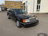 Mercedes-Benz E 320 Klima Leder H-Kenz. Top Zustand - Mercedes-Benz E 320 aus 1993