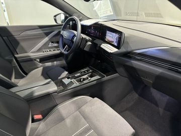 Fotografie 5 des Opel Astra 1.2 Turbo Automatik GS Panoramadach