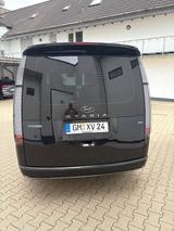 Hyundai STARIA 2.2 CRDi Signature 7-Sitzer Auto 4WD ... - blaue Hyundai STARIA