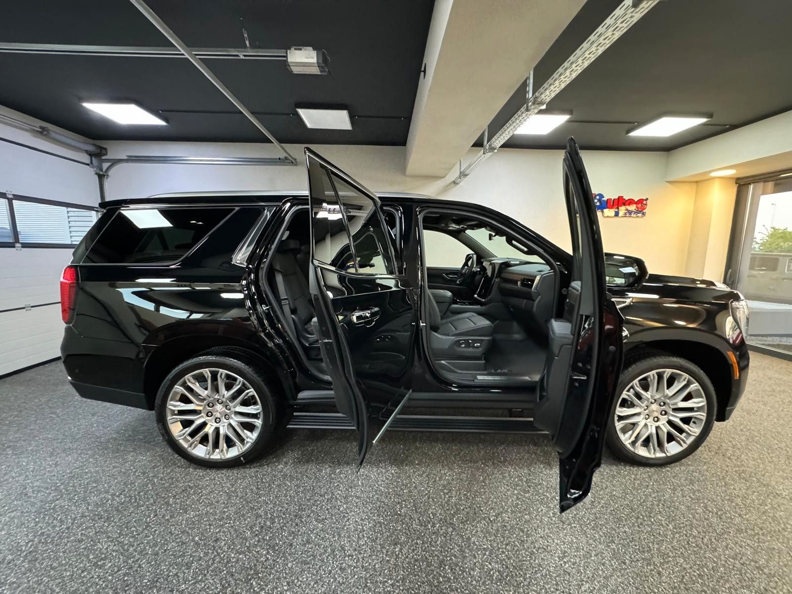 Fahrzeugabbildung GMC YUKON DENALI 2026-24" RÄDER, ENTERTAINMENT