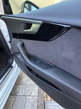 Audi A4 Avant 2.0 TDI quattro S line Sport - Audi A4: Weiß, Kombi, Line