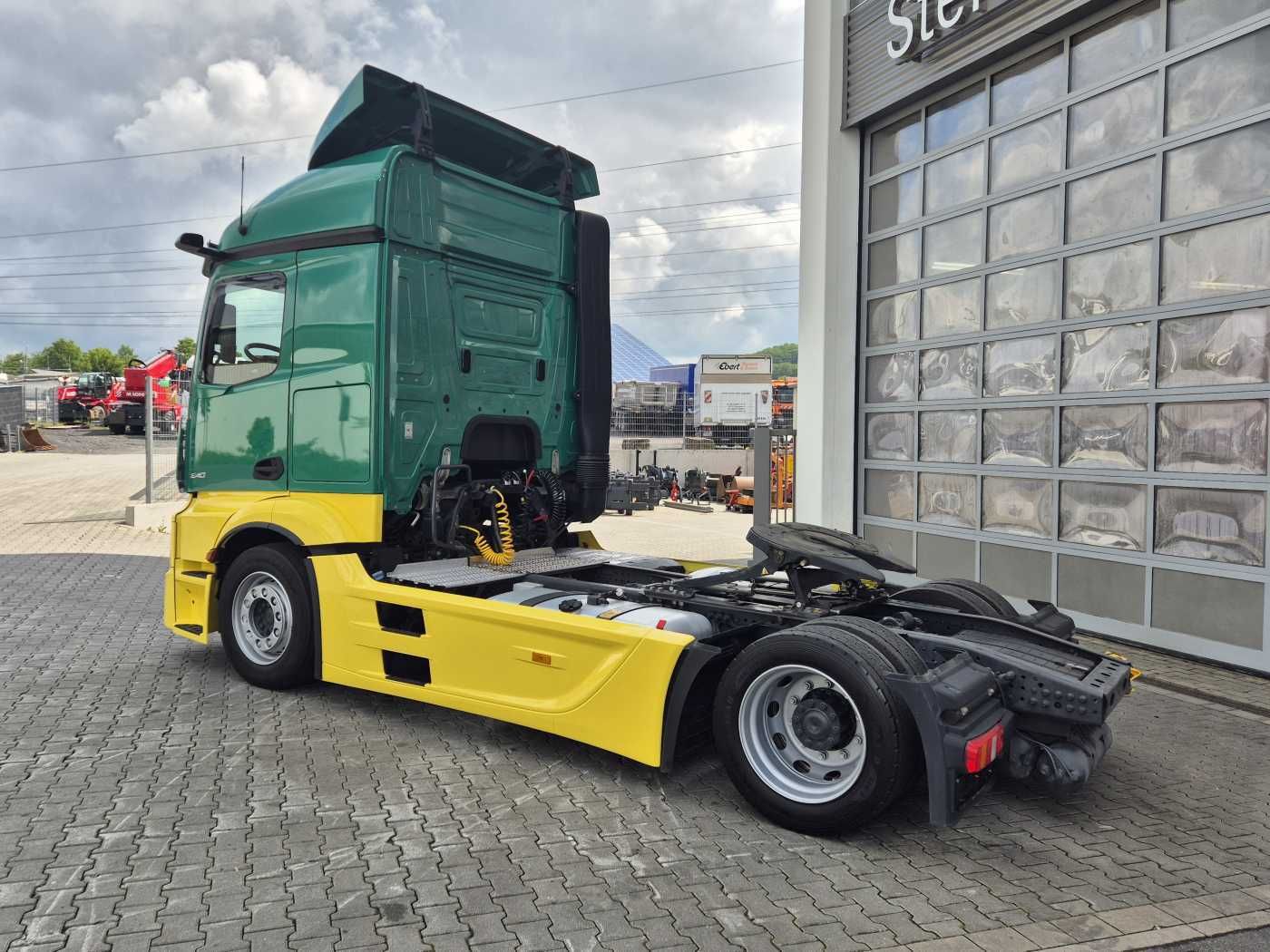 Fahrzeugabbildung Mercedes-Benz Actros 1840 LSnRL Retarder Hubsattelplatte Xenon