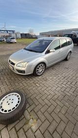 Ford Focus Ghia MK2 1,8 Benziner - Ford Focus aus 2006: Ghia