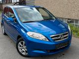 Honda FR-V 1.7 Comfort  Mit Neu Tüv  6 Sizer - Honda FR-V: Comfort