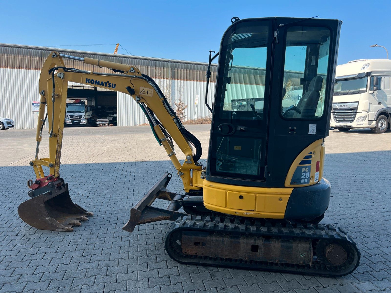 Fahrzeugabbildung Komatsu PC26MR / 2.032h / Tieflöffel 600mm/ MS03