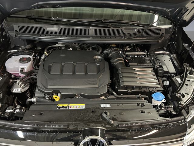 Caddy Life Maxi "Dark Label" 7-Sitzer Motor: 2,0