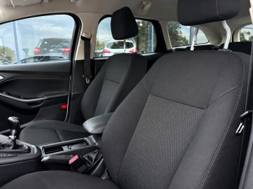 Ford Focus - 10
