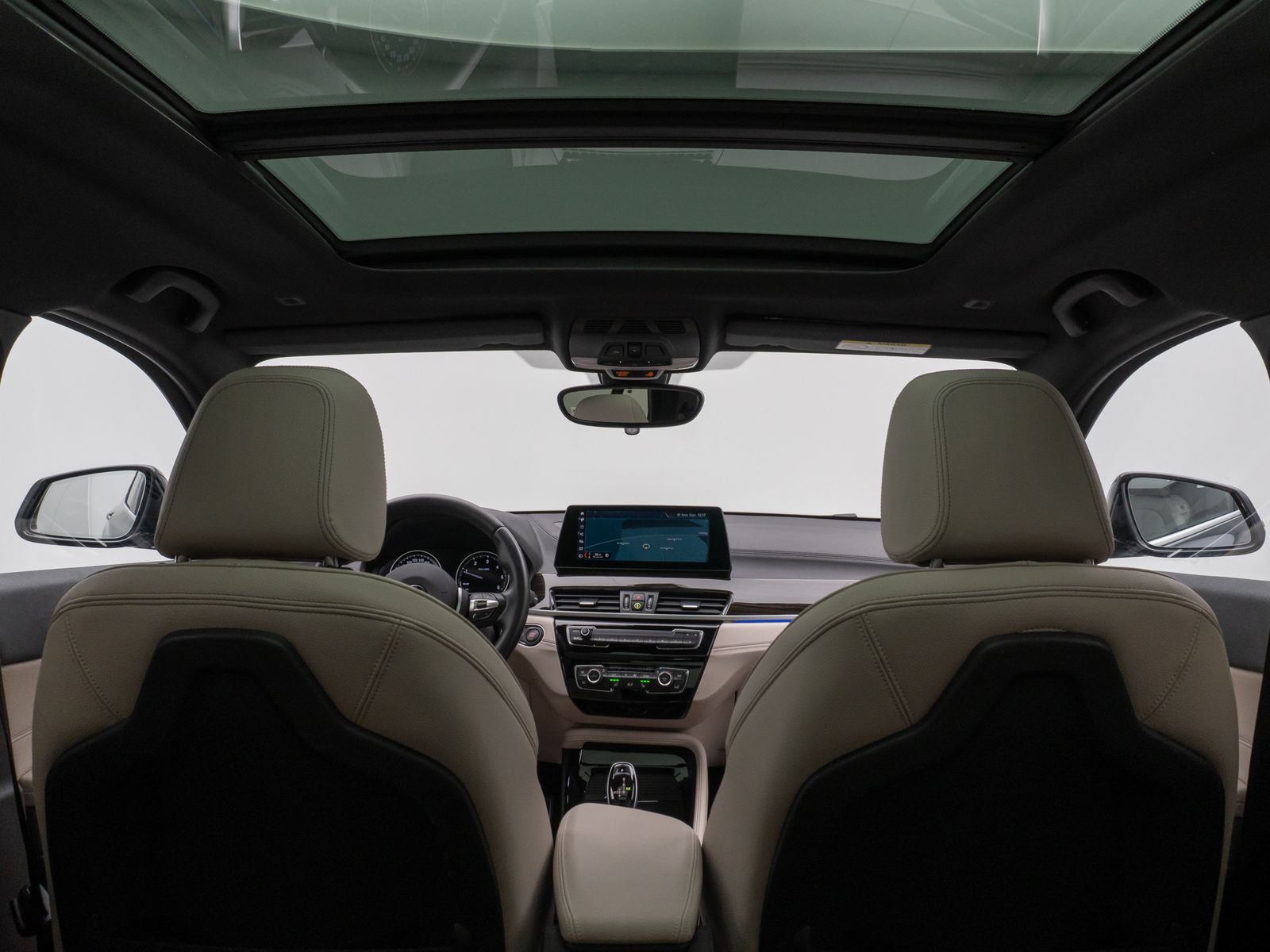 Fahrzeugabbildung BMW X2 xD20d M Sport Panorama Kamera HUD DAB Komfort