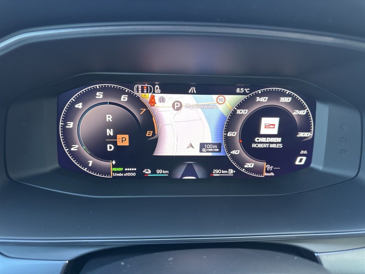 Fahrzeugabbildung CUPRA Leon Sportstourer 1.5 e-Hybrid 150 kW - mit KI generiert/bearbeitet