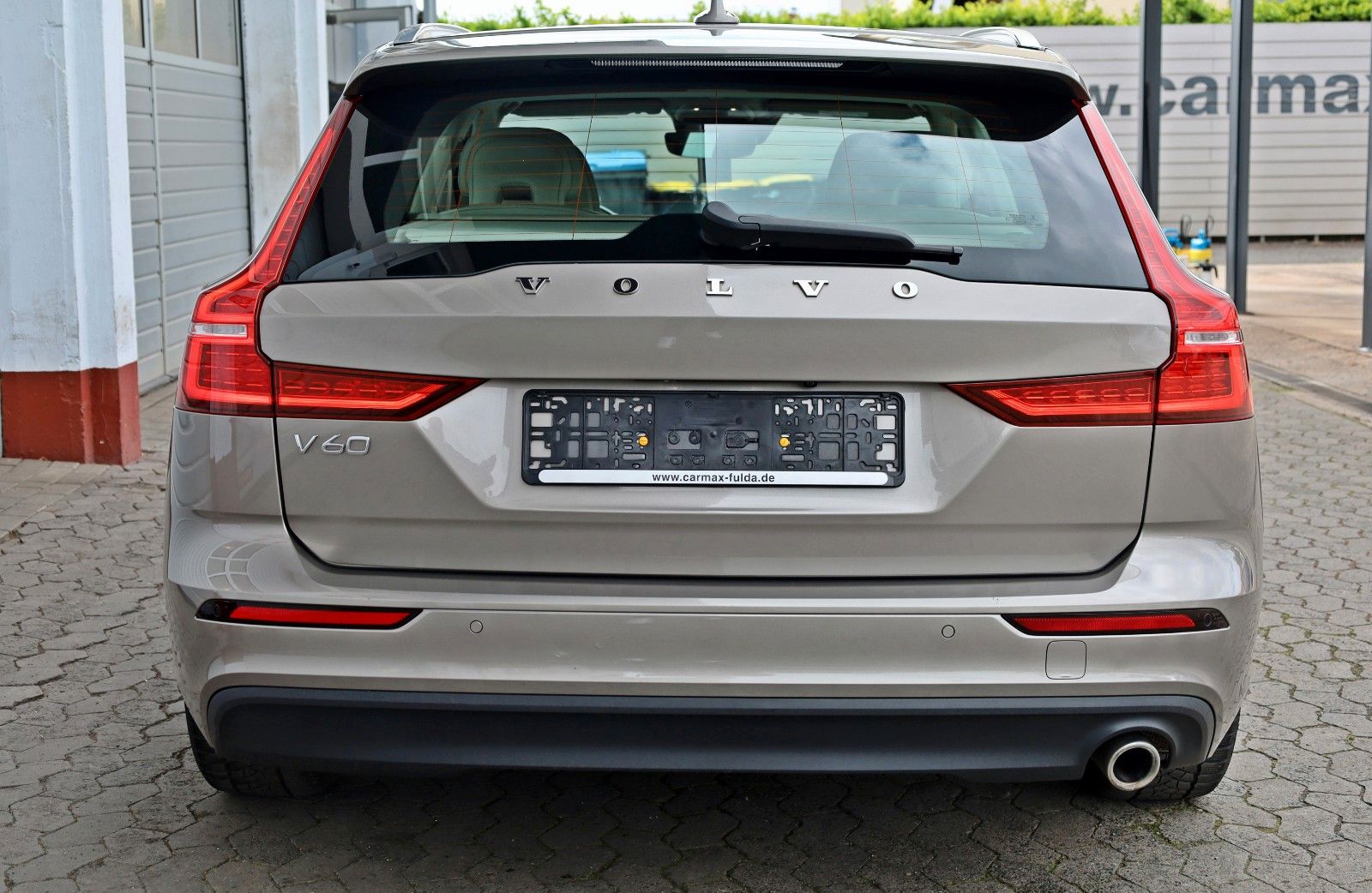 Fahrzeugabbildung Volvo V60 Kombi Momentum Pro T.Leder,Navi,LED,IntelliS