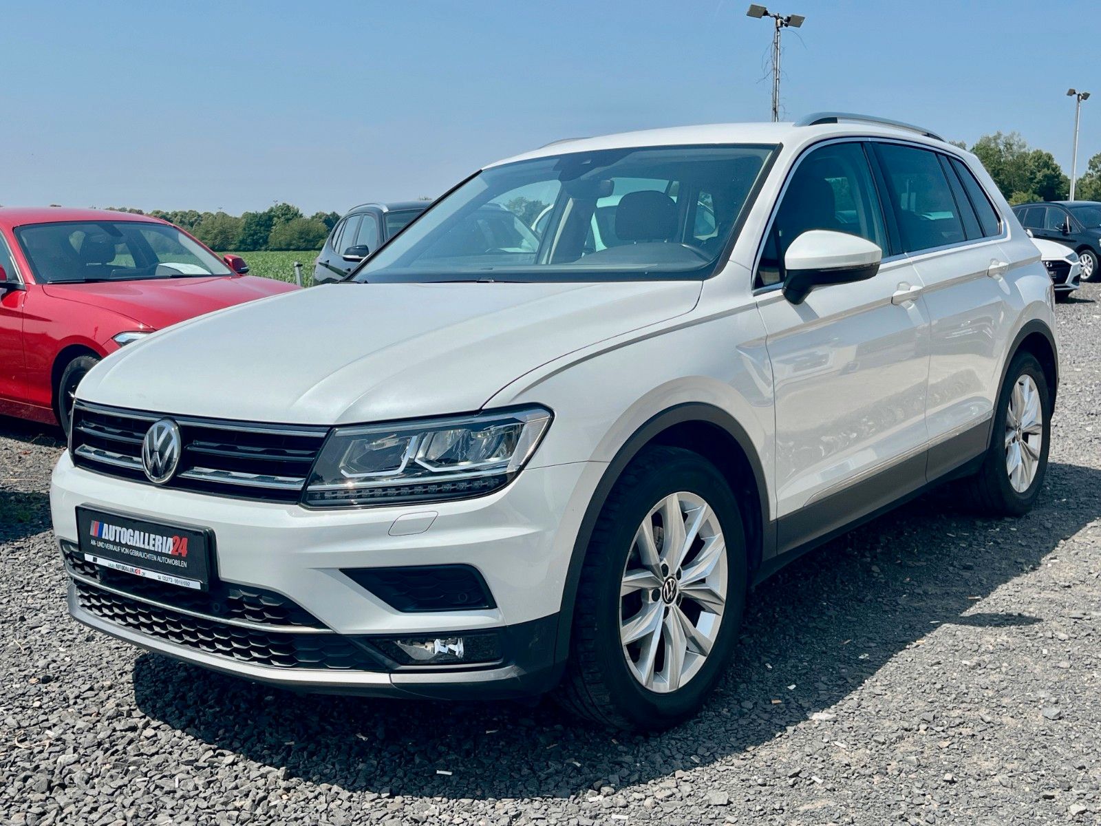 Fahrzeugabbildung Volkswagen Tiguan 2.0 TDI HIGHLINE Navi AHK LED ACC Alcanta