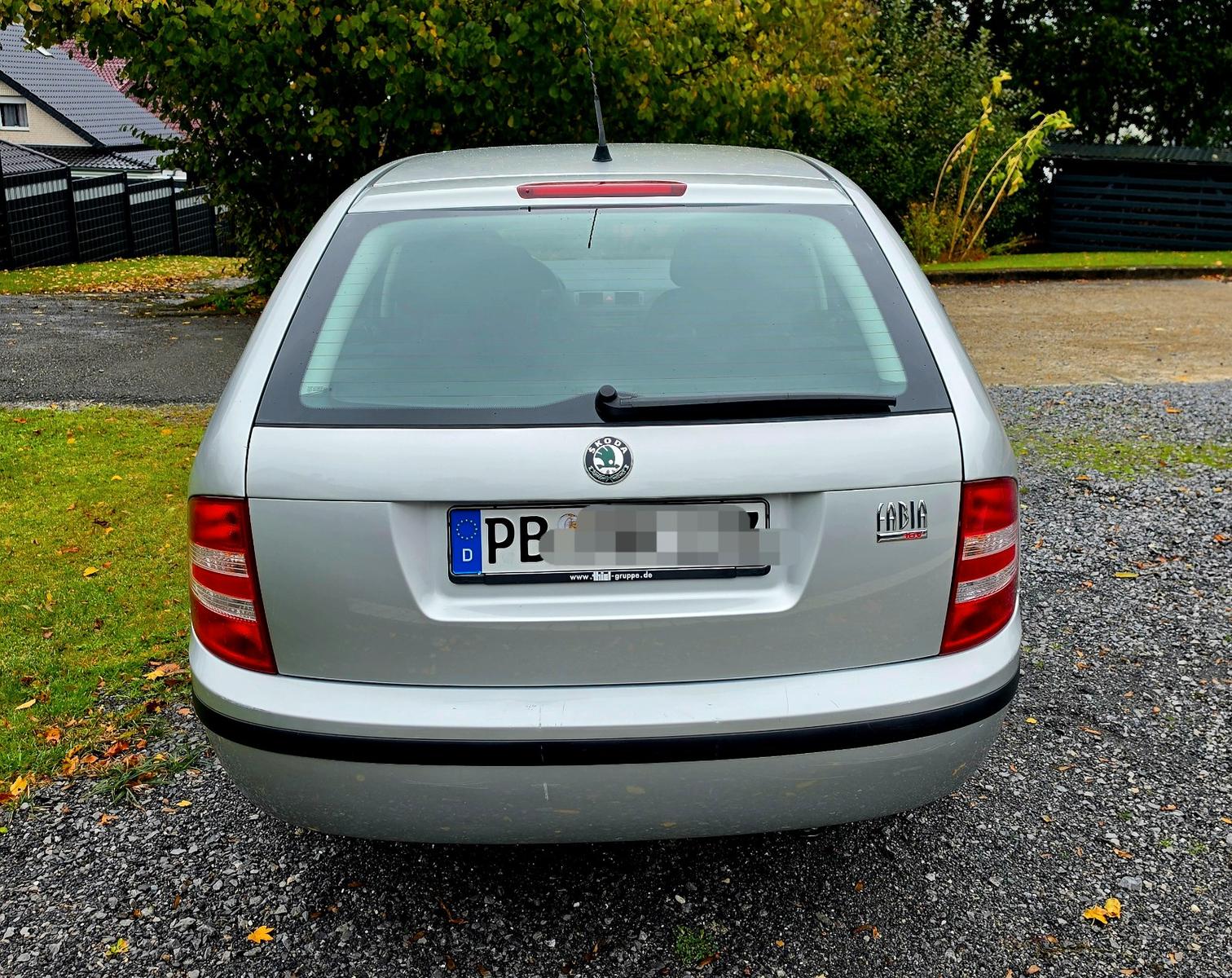 Skoda Fabia 2007 — rear view