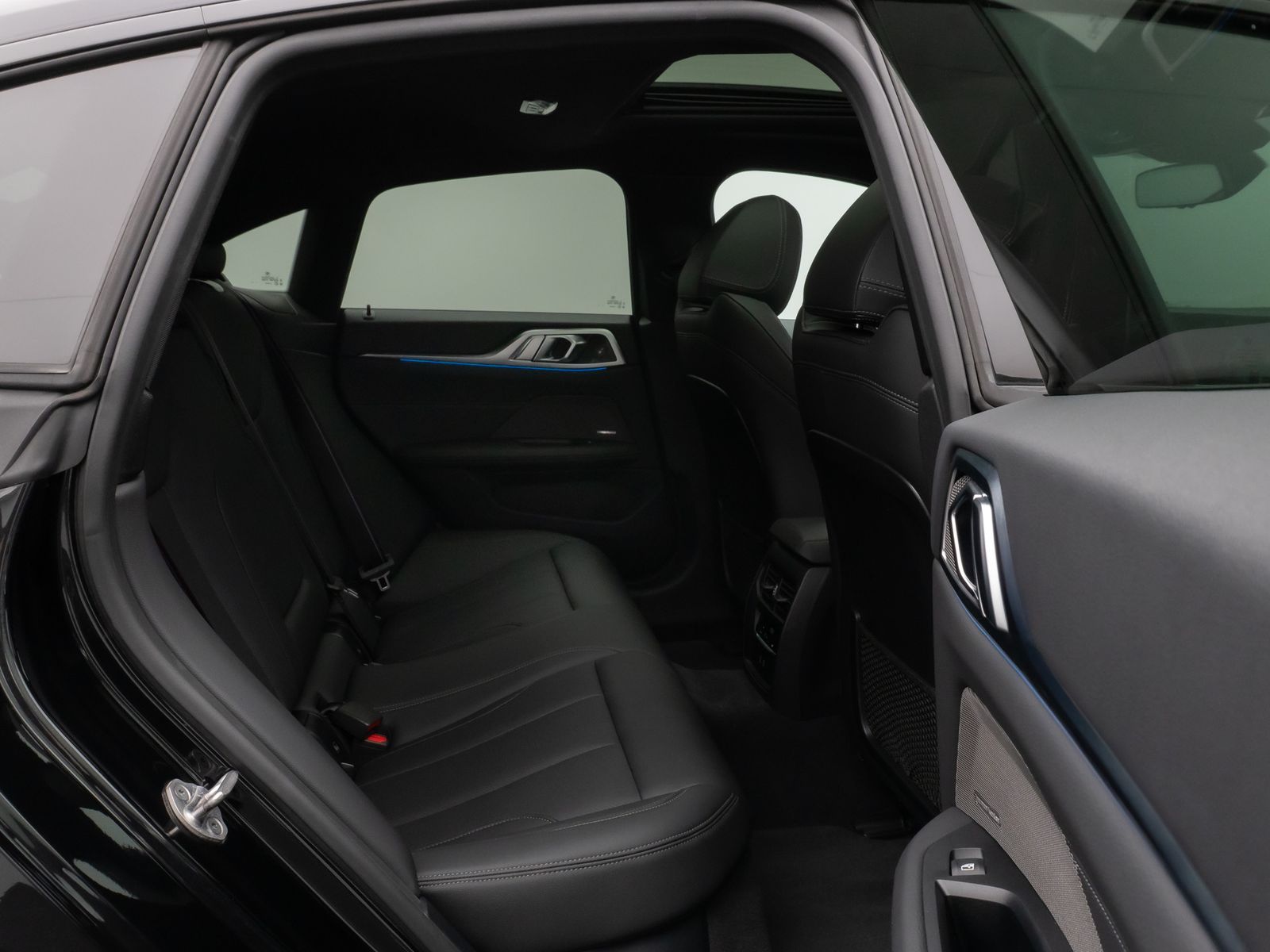 Fahrzeugabbildung BMW i4 M50 Gran Coupé Glasdach Kamera HUD H/K 20Zoll