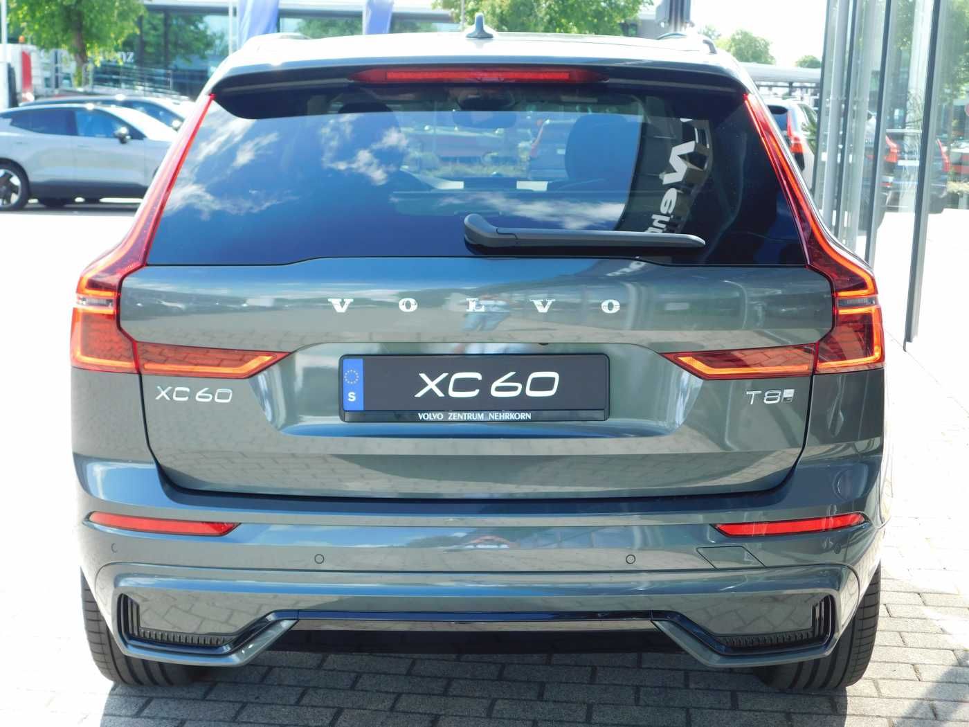 Fahrzeugabbildung Volvo XC60 Plug-In-Hybrid T8 AWD Plug-in Hybrid Ultra