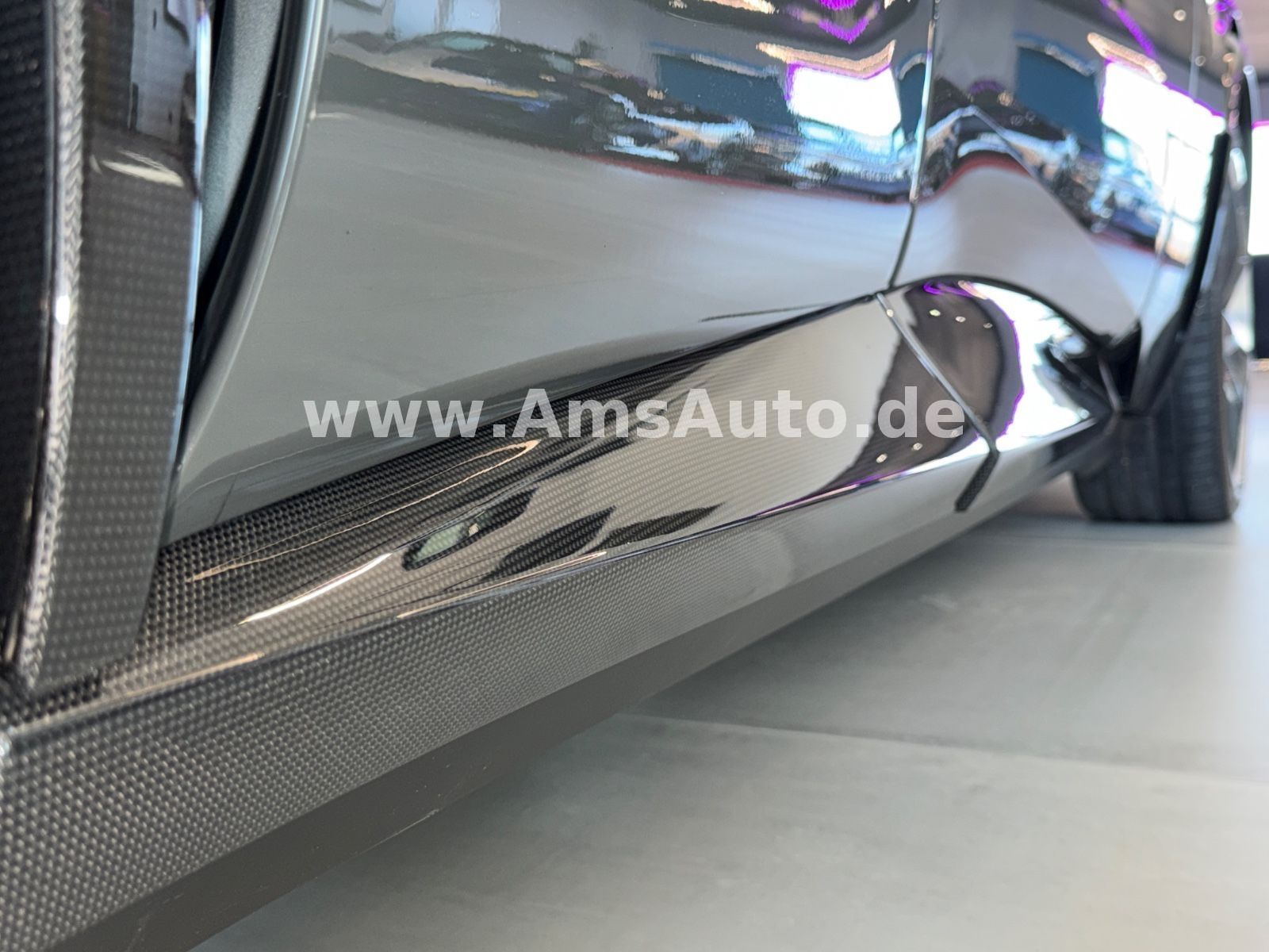 Purosangue Full Carbon Pano Massage