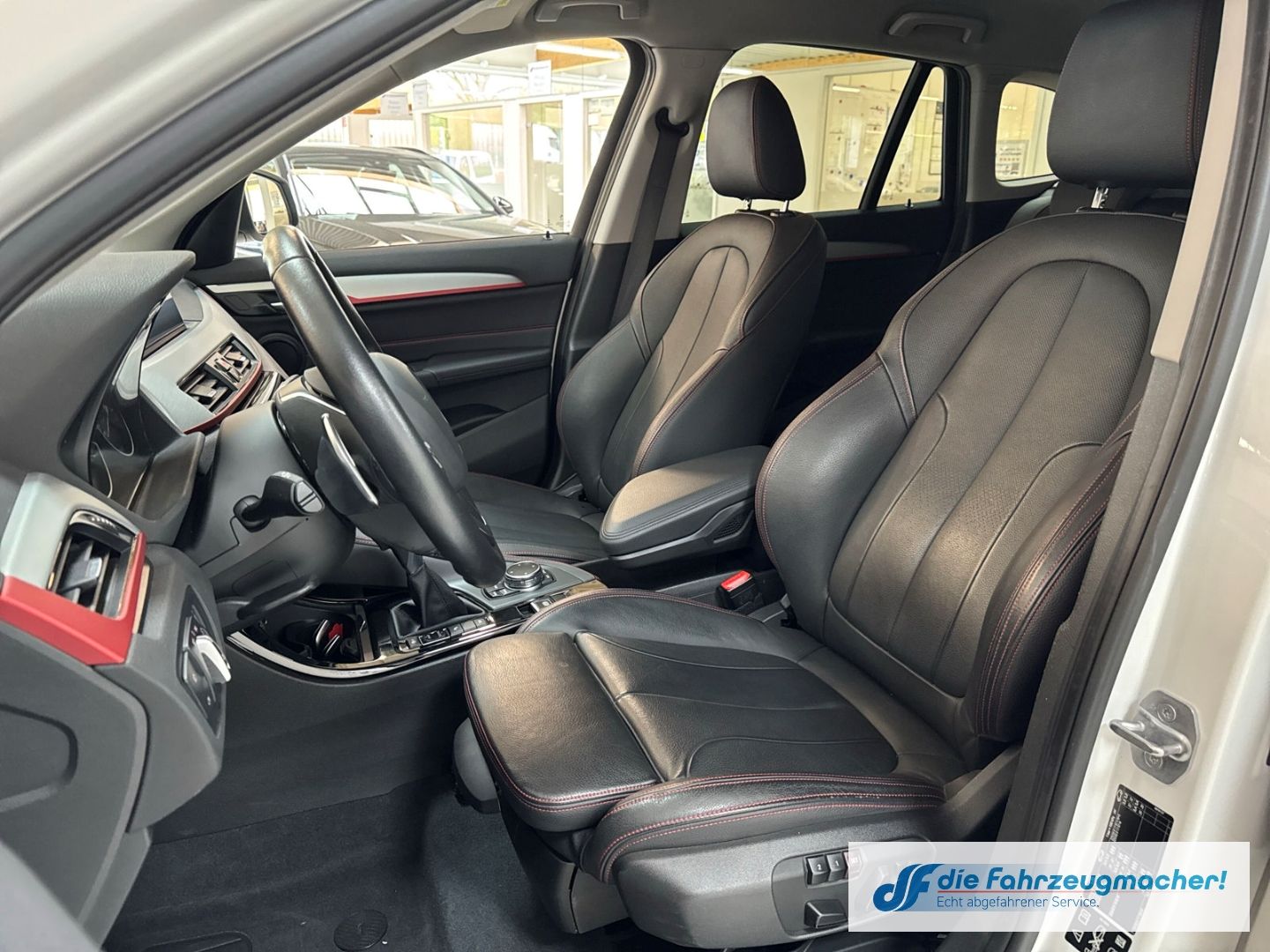 Fahrzeugabbildung BMW X1 xDrive 20 i Sport Line HUD AD Navi Memory Sit