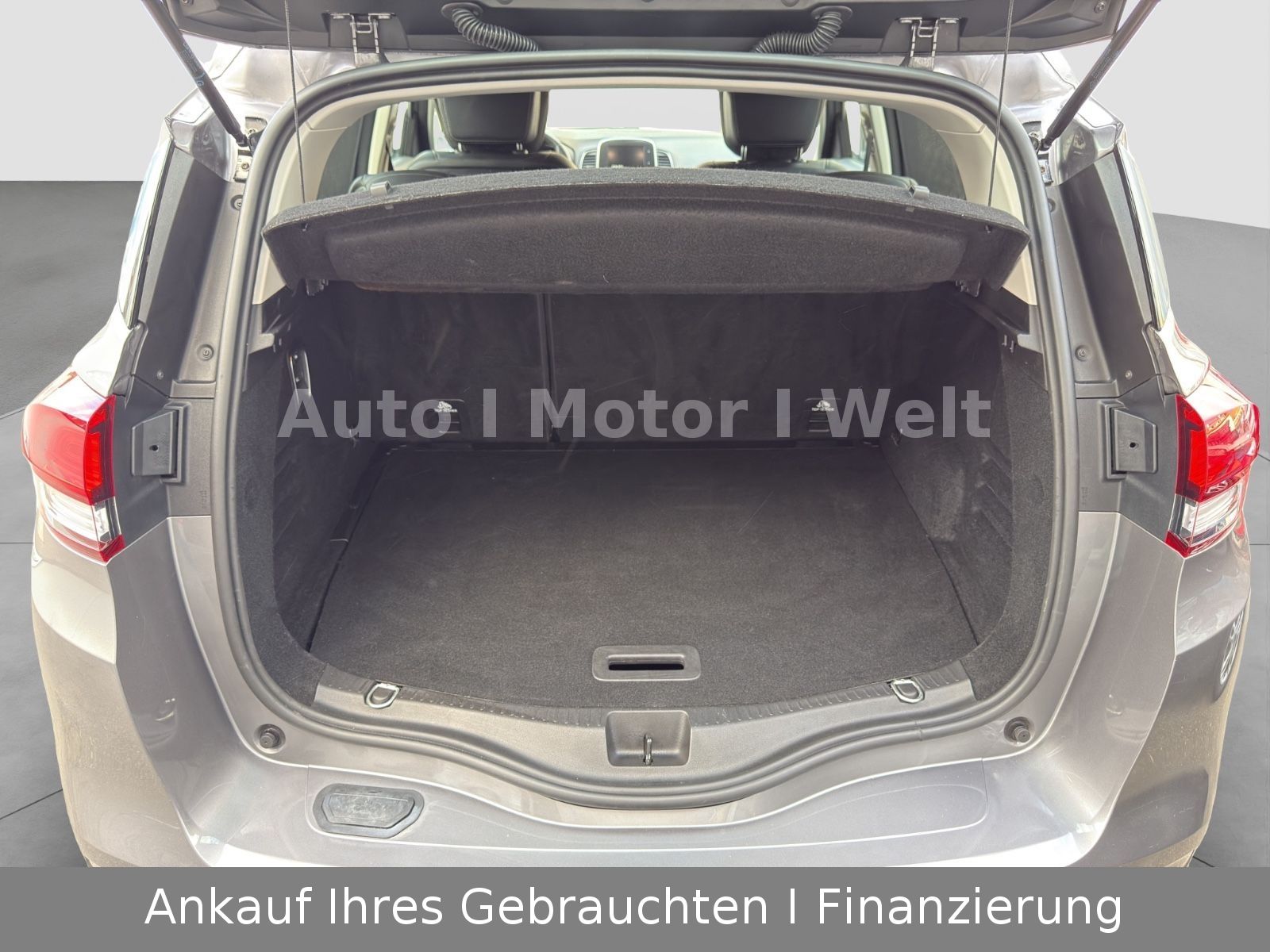 Fahrzeugabbildung Renault Scenic IV Intens AHK/20"ZOLL/MASSAGE/SHZ/HEAD-UP