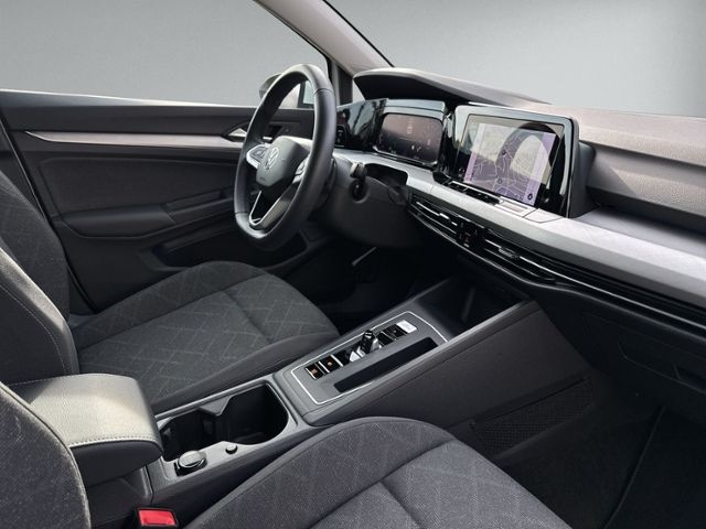 Golf VIII 1.5 eTSI DSG KAMERA+LED+NAVI+ACC+SIHZ+