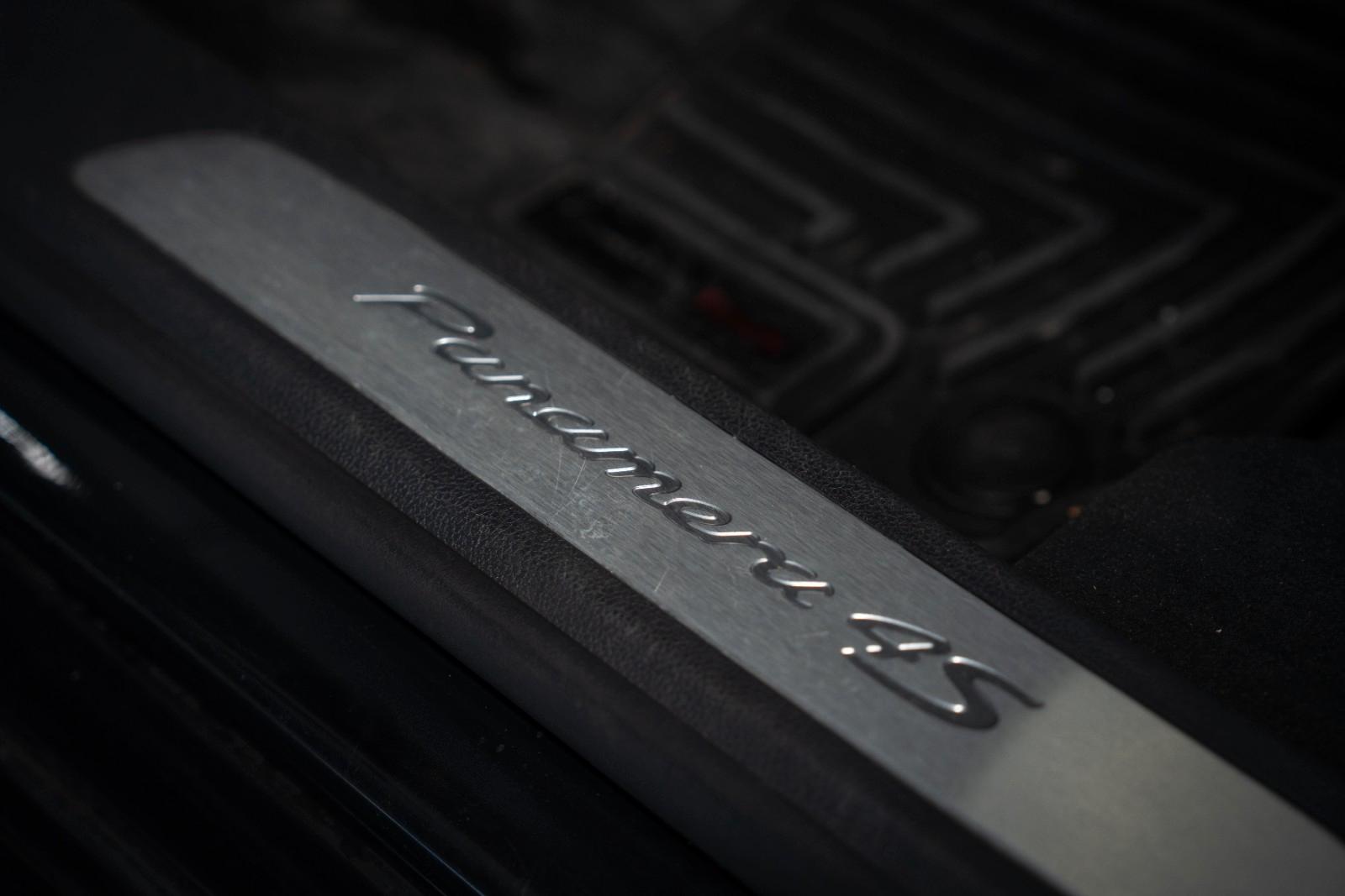 Porsche Panamera 4S 4.8 V8 | 400 ch | BVA | Cuir électrique à mémoire | Sièges chauffants avant/arrière | Toit ouvrant | Caméra de recul | Bi-xénon