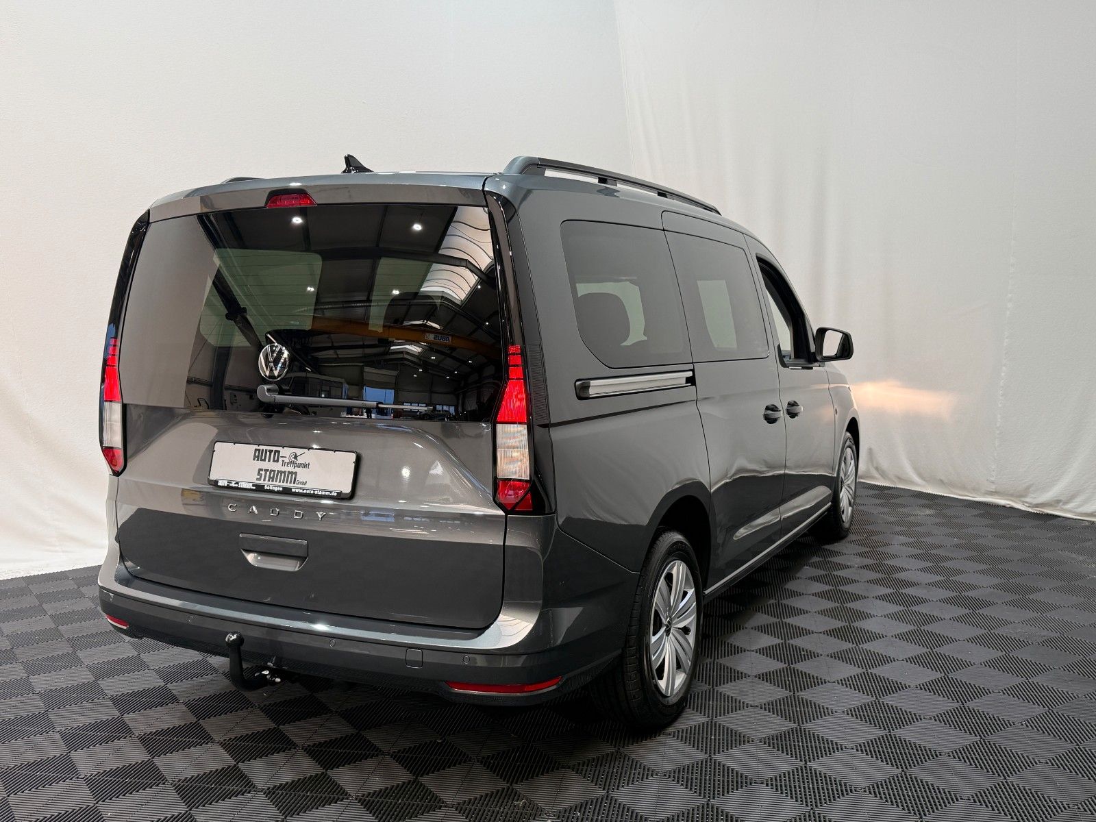 Fahrzeugabbildung Volkswagen Caddy Maxi - DSG - 7 Sitzer - AHK - Kamera