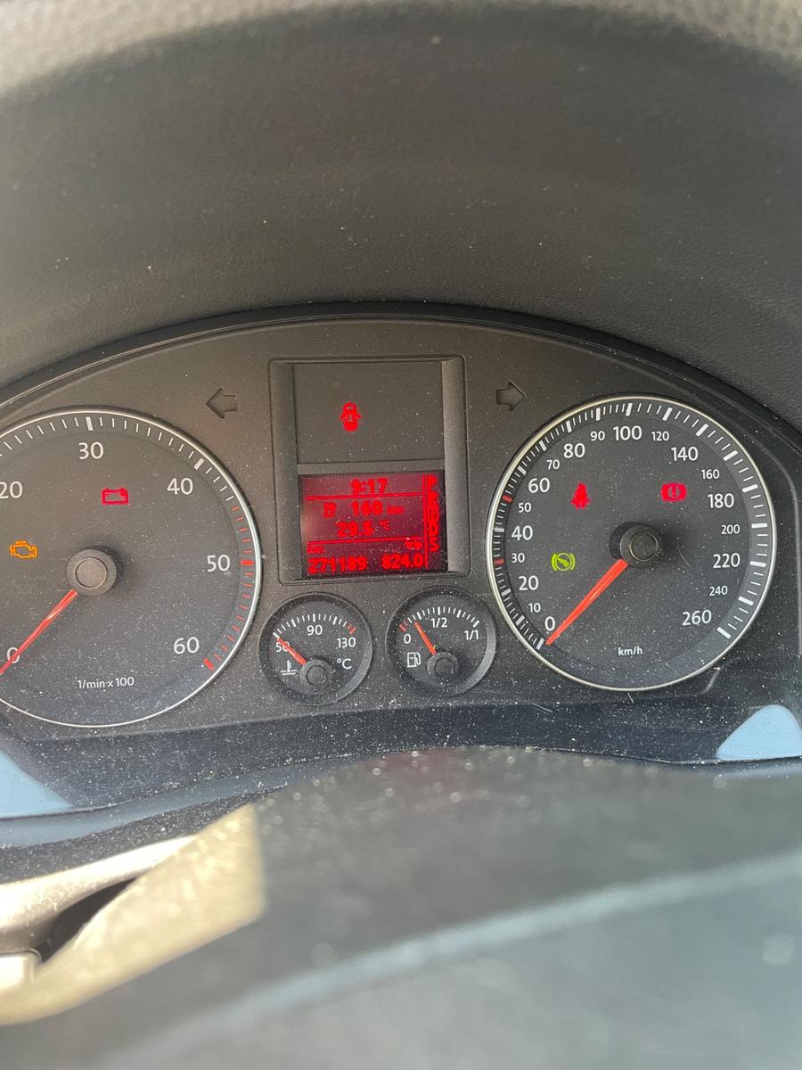 Volkswagen Golf 2005 — вигляд ззаду