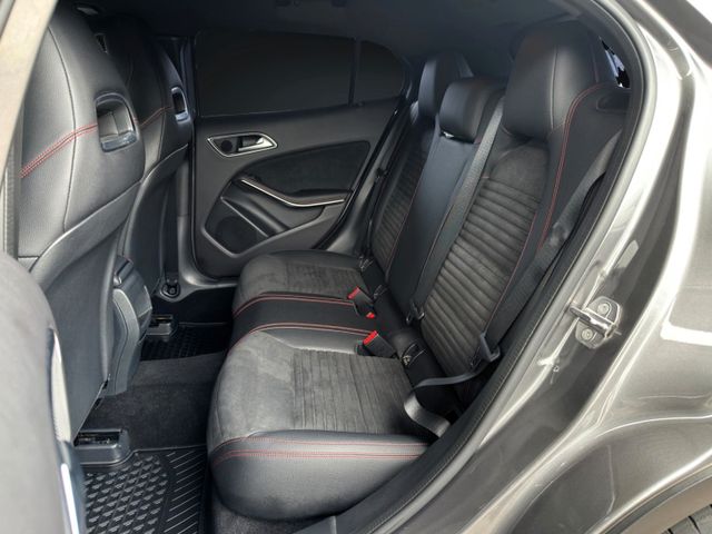 Mercedes-Benz GLA 180