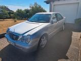 Mercedes-Benz Mercedes Benz E240 Avantgarde - gebrauchte Mercedes-Benz E 240 aus dem Jahr 2000