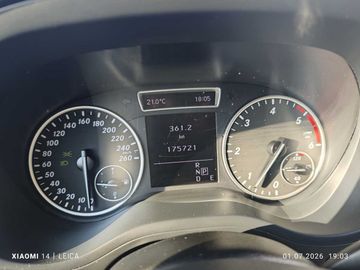 Mercedes B 180 - 12