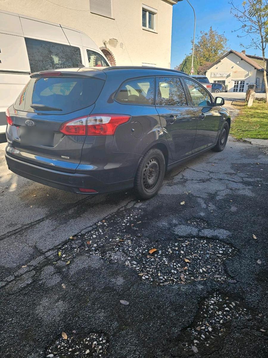 Ford Focus 2013 — салон