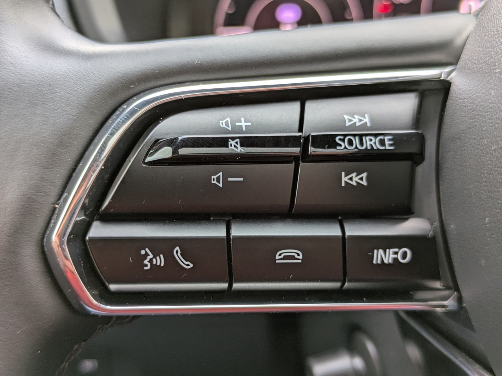 Fahrzeugabbildung Mazda CX-80 2.5L PHEV Homura Plus PANO*HUD*BOSE*7-SIT