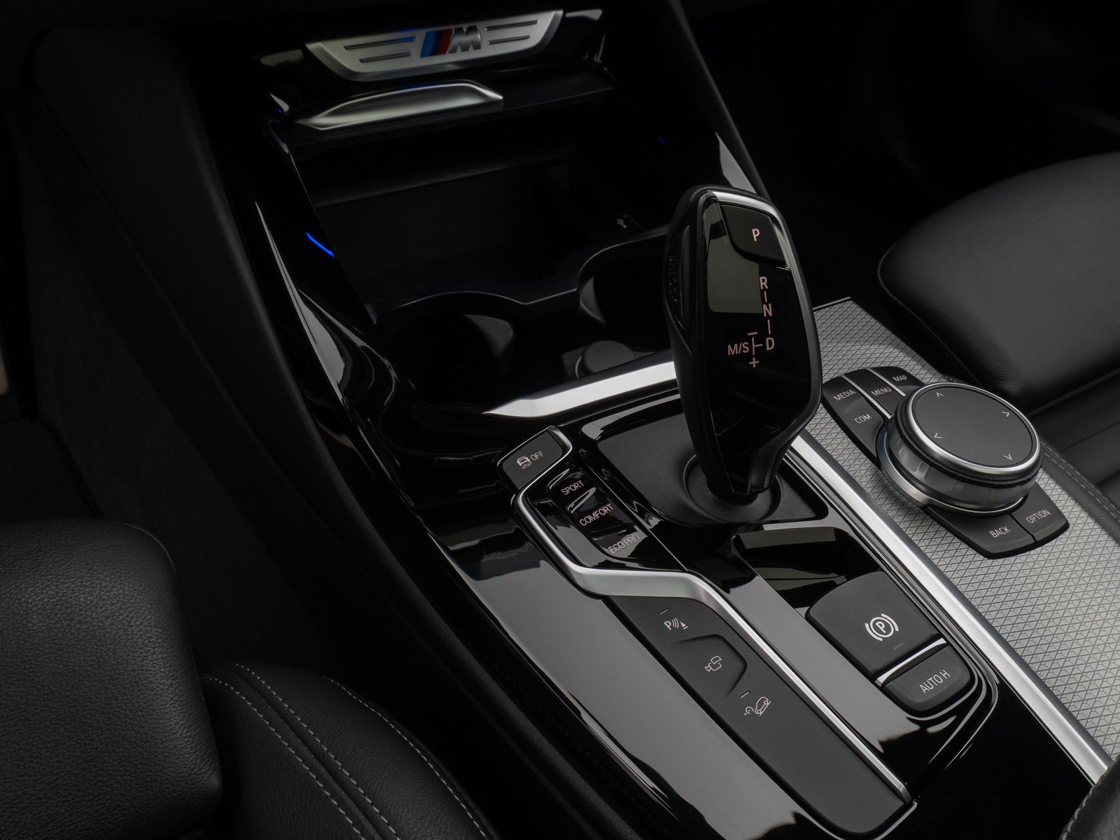 Fahrzeugabbildung BMW X3 M40d Panorama 360°HUD DAB HiFi AHK Komfort