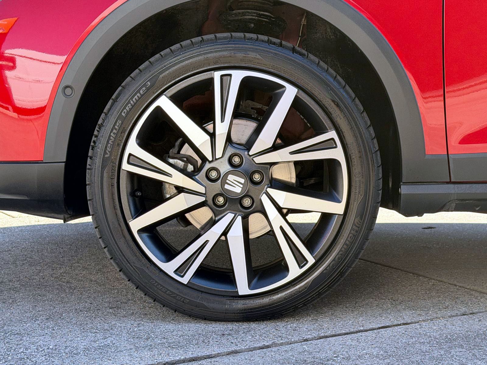 Fahrzeugabbildung SEAT Arona 1.0 TSI DSG FR NAVI LED ACC KAMERA PDC SHZ