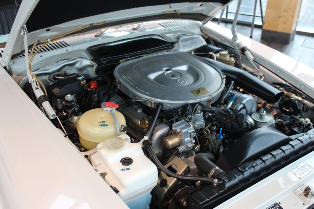 Mercedes-Benz SL 380